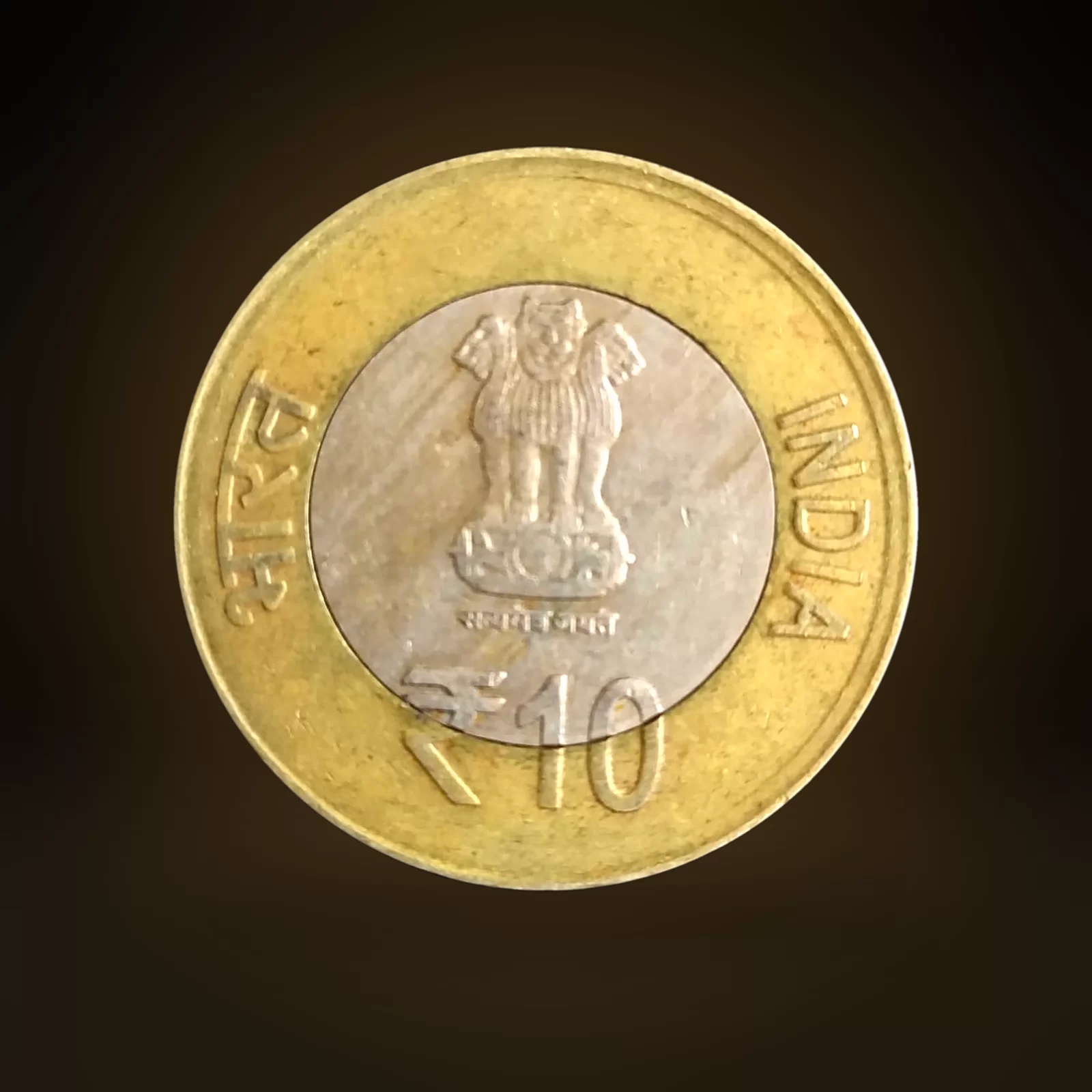India ₹10 Maharana Pratap 475th Birth Anniversary Commemorative Coin (2015) | Rare Bi-Metal Collectible Coin — image 2